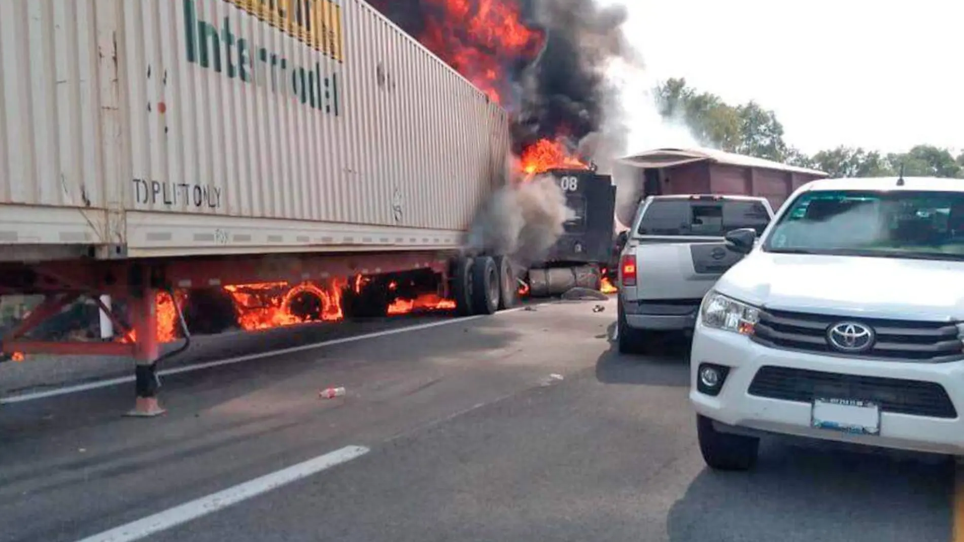 camion incendiado